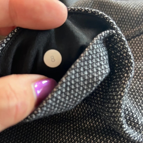 Lululemon gray Capri  length leggings size 8 - Picture 9 of 9